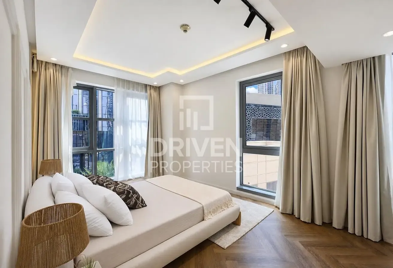 Spacious Apt with Burj Khalifa View | Vacant Unit