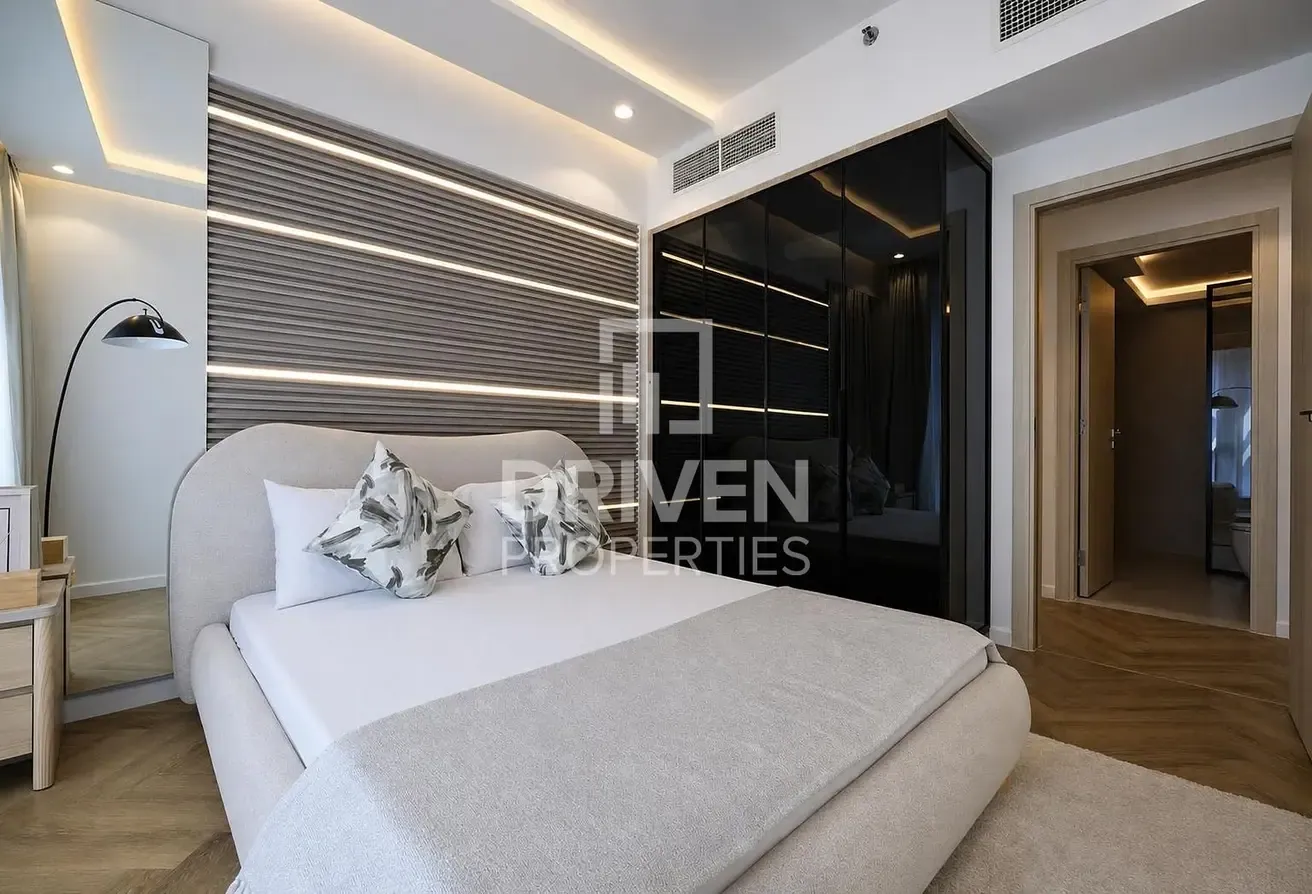 Spacious Apt with Burj Khalifa View | Vacant Unit