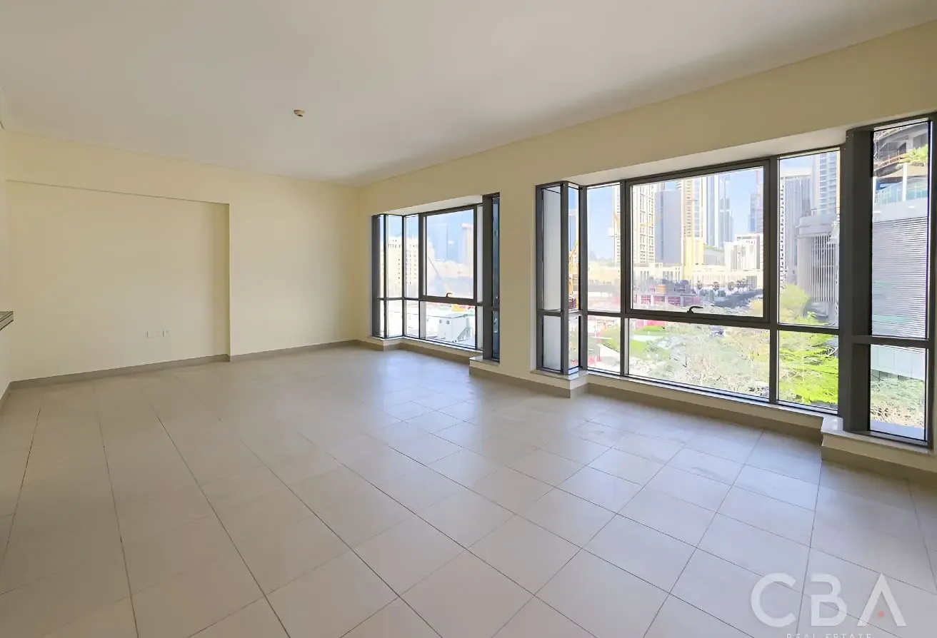 BURJ KHALIFA VIEW | VACANT| RENOVATION OPPORTUNITY