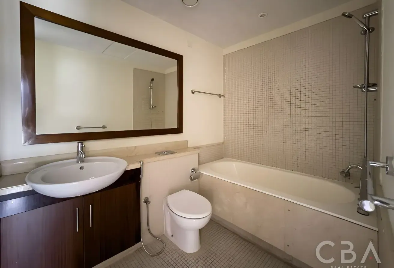 BURJ KHALIFA VIEW | VACANT| RENOVATION OPPORTUNITY