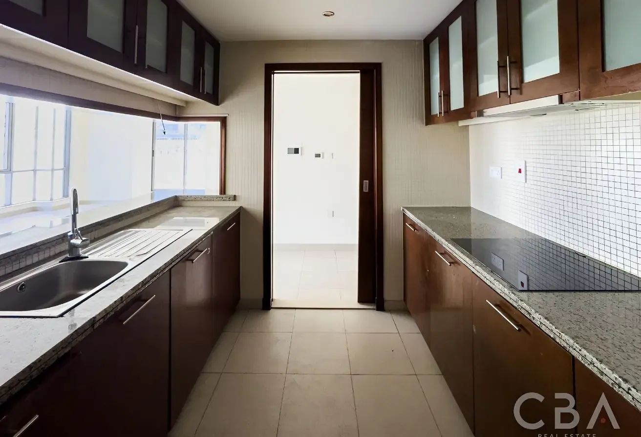 BURJ KHALIFA VIEW | VACANT| RENOVATION OPPORTUNITY