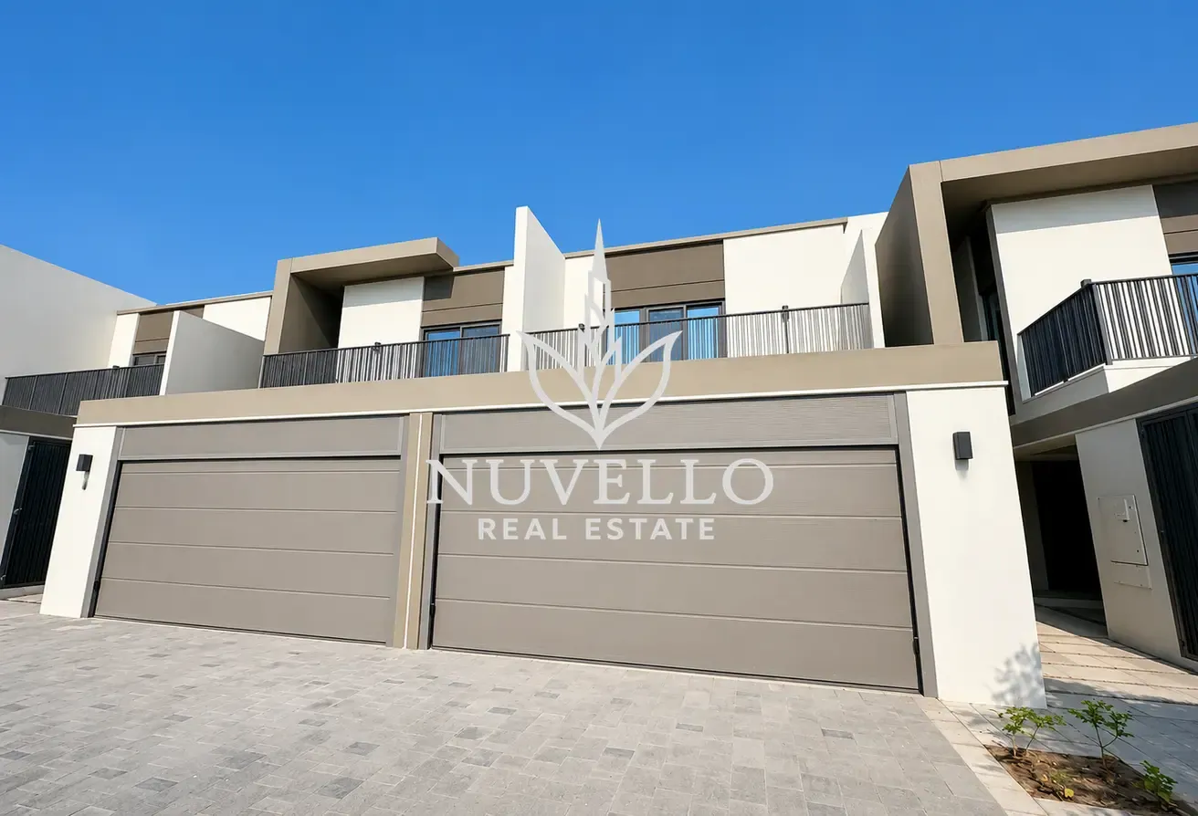 Single Row | Vacant October | Close to Pool