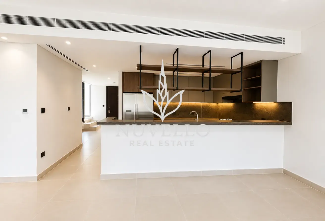 Single Row | Vacant October | Close to Pool