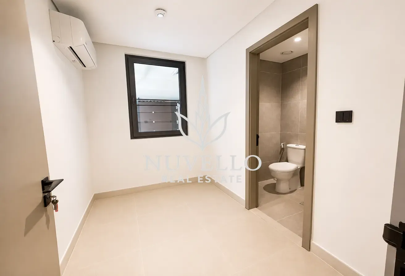 Single Row | Vacant October | Close to Pool