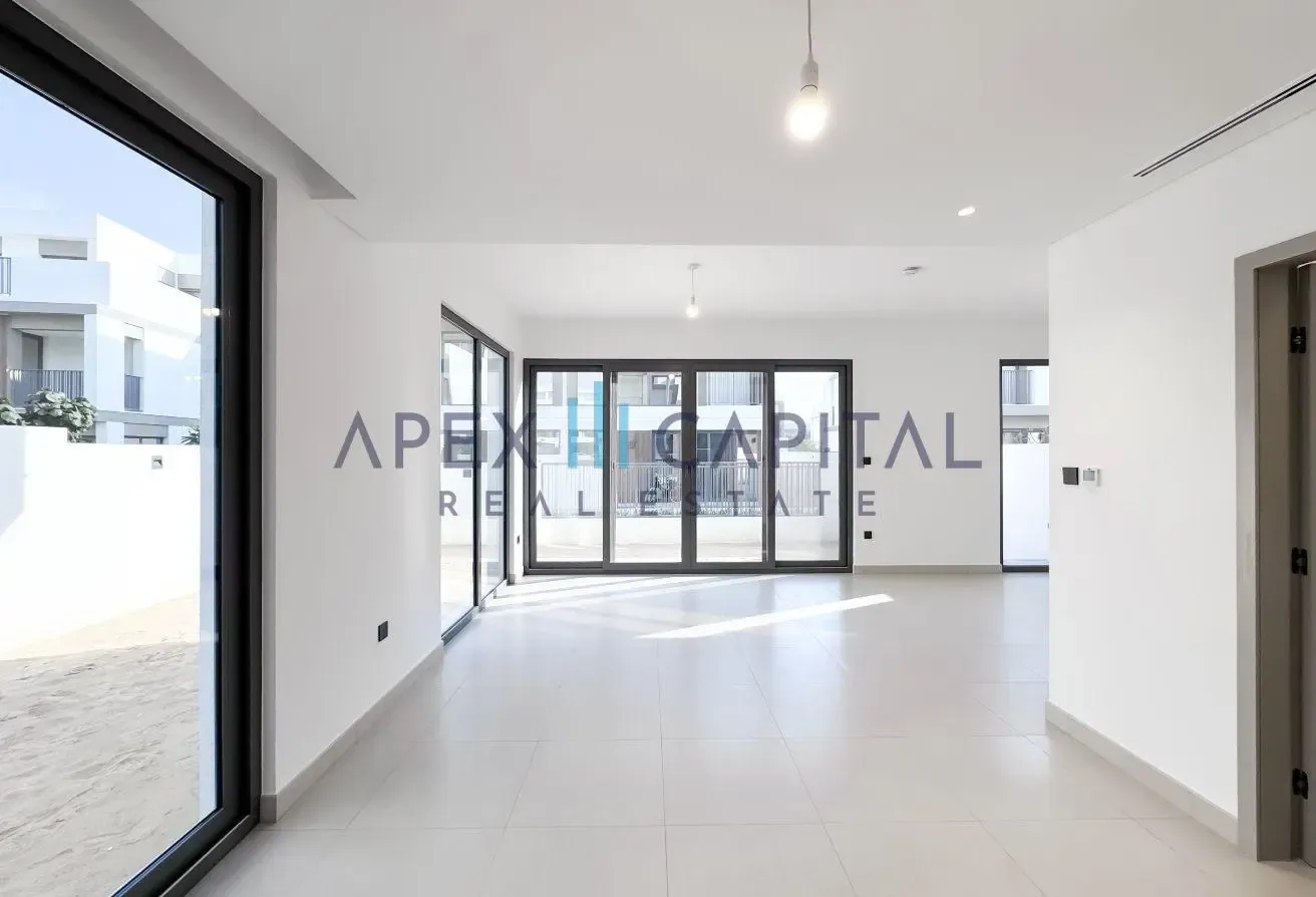 Semi Detached I Closed Kitchen I Prime Location