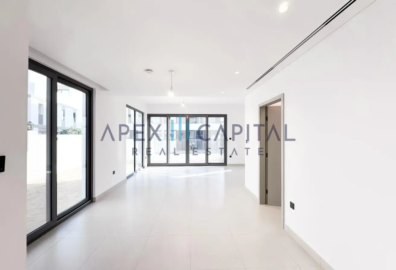 Semi Detached I Closed Kitchen I Prime Location