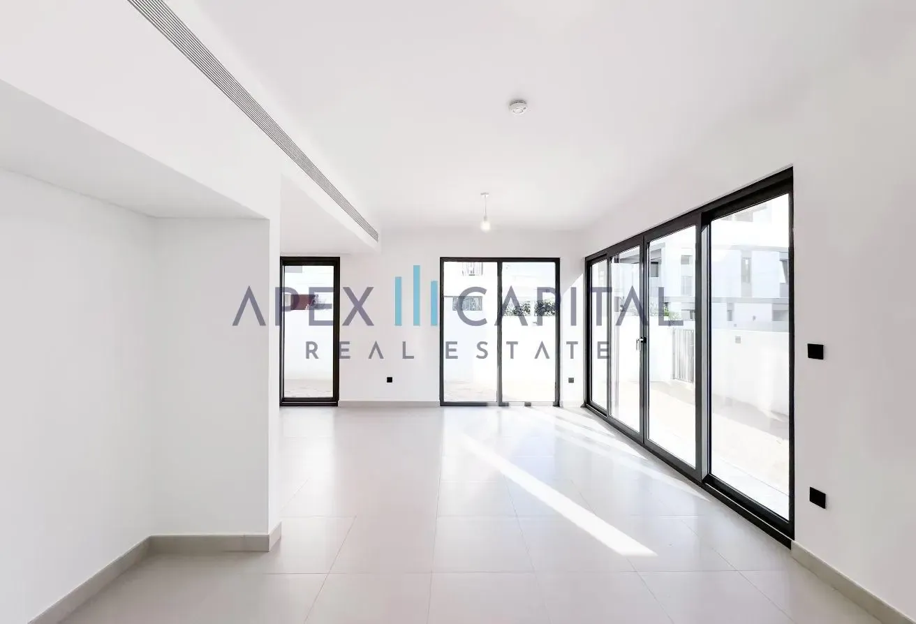 Semi Detached I Closed Kitchen I Prime Location