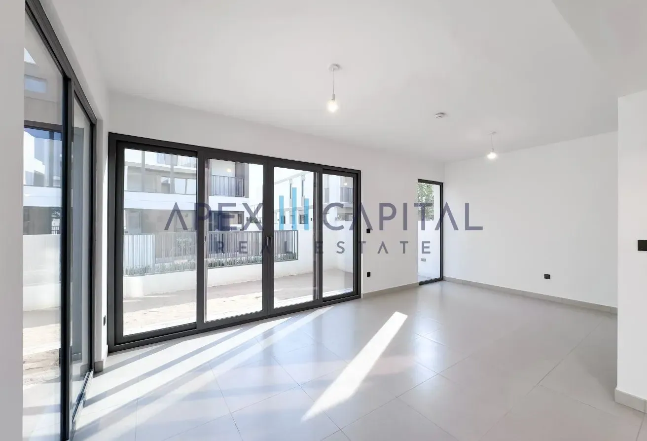 Semi Detached I Closed Kitchen I Prime Location