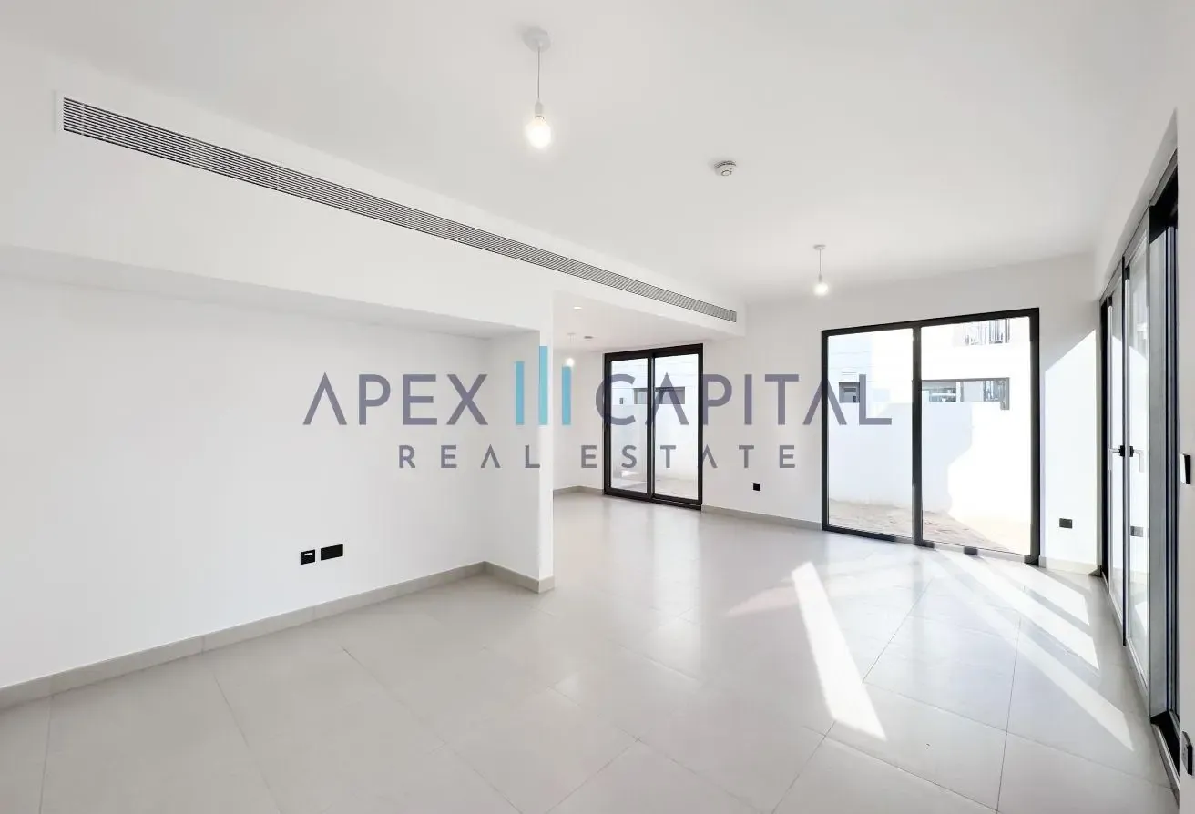 Semi Detached I Closed Kitchen I Prime Location