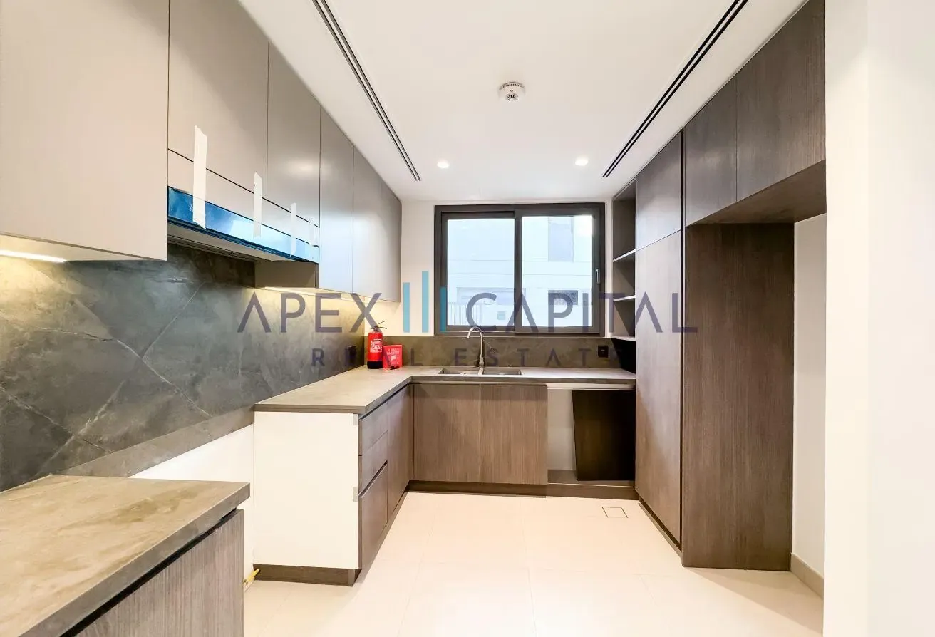 Semi Detached I Closed Kitchen I Prime Location