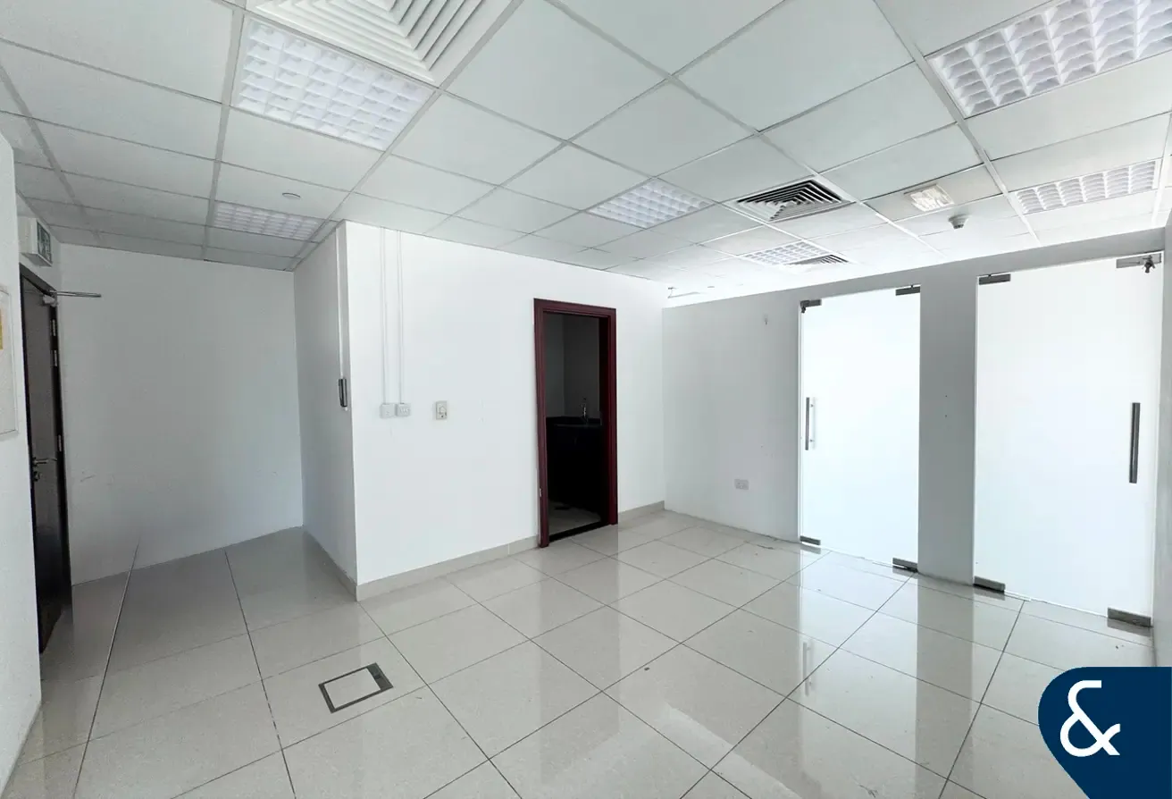 Unfurnished | Panoramic Waterfront Views