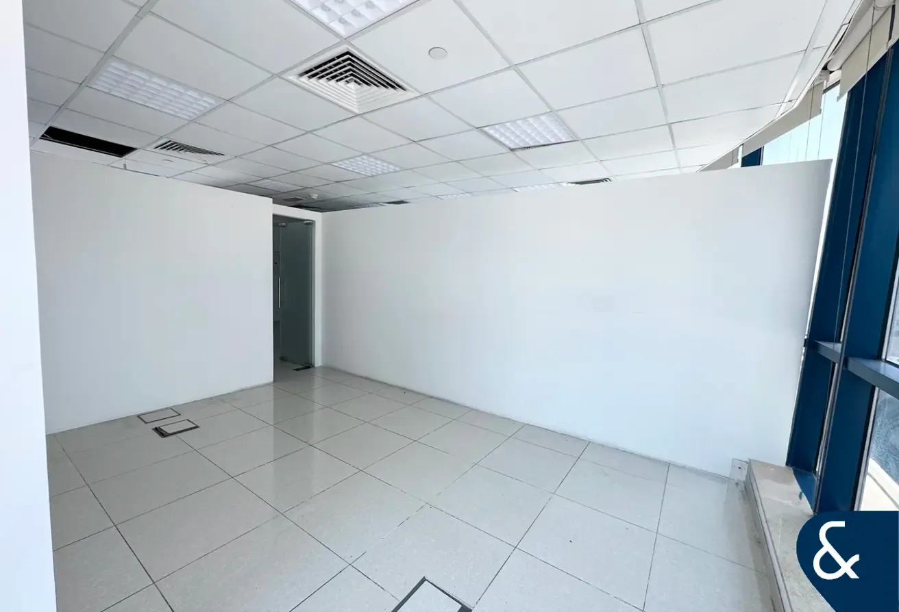 Unfurnished | Panoramic Waterfront Views