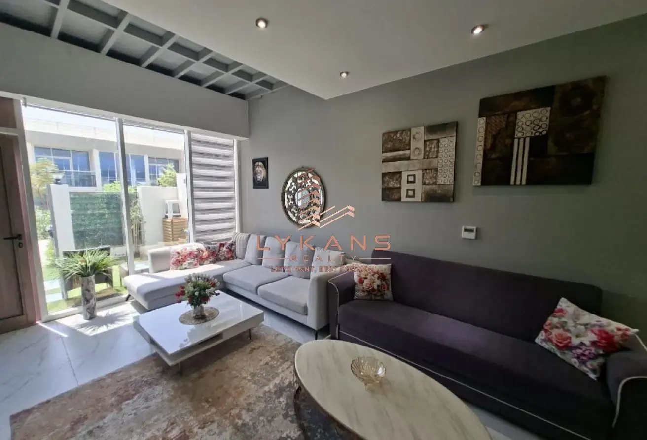 Fully Upgraded & Furnished 1BR+Study | Villa