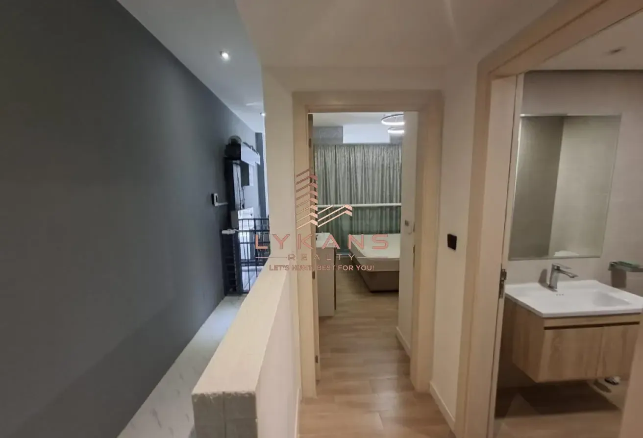Fully Upgraded & Furnished 1BR+Study | Villa