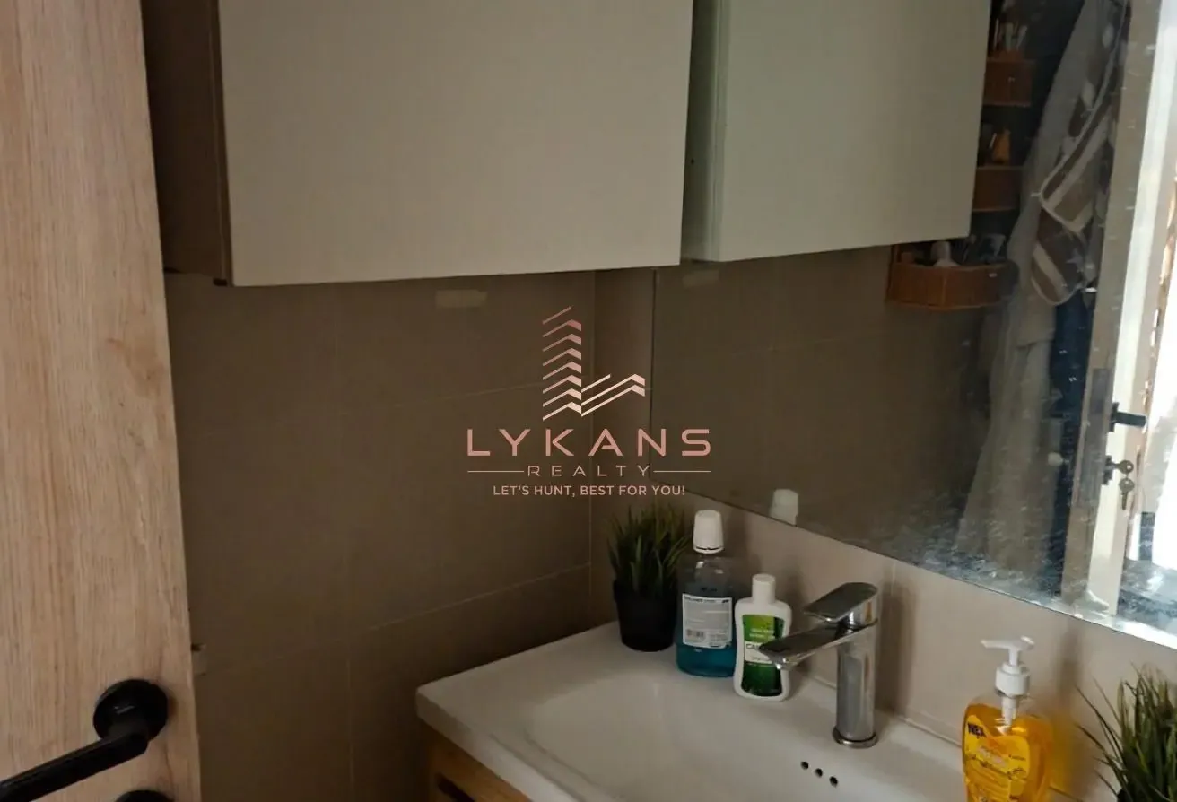 Fully Upgraded & Furnished 1BR+Study | Villa