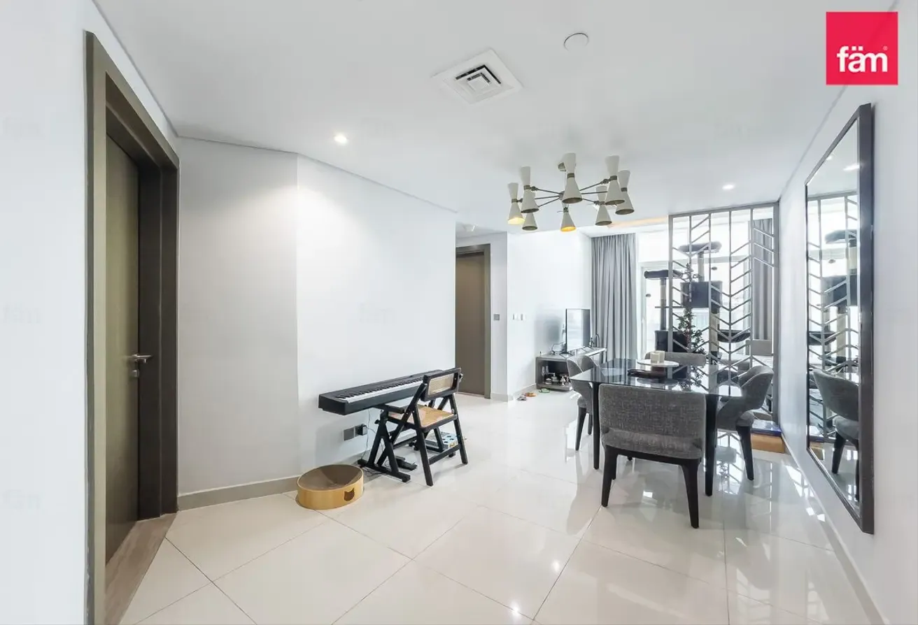 High Floor | Canal View | 2 Parkings | 3 Balconies