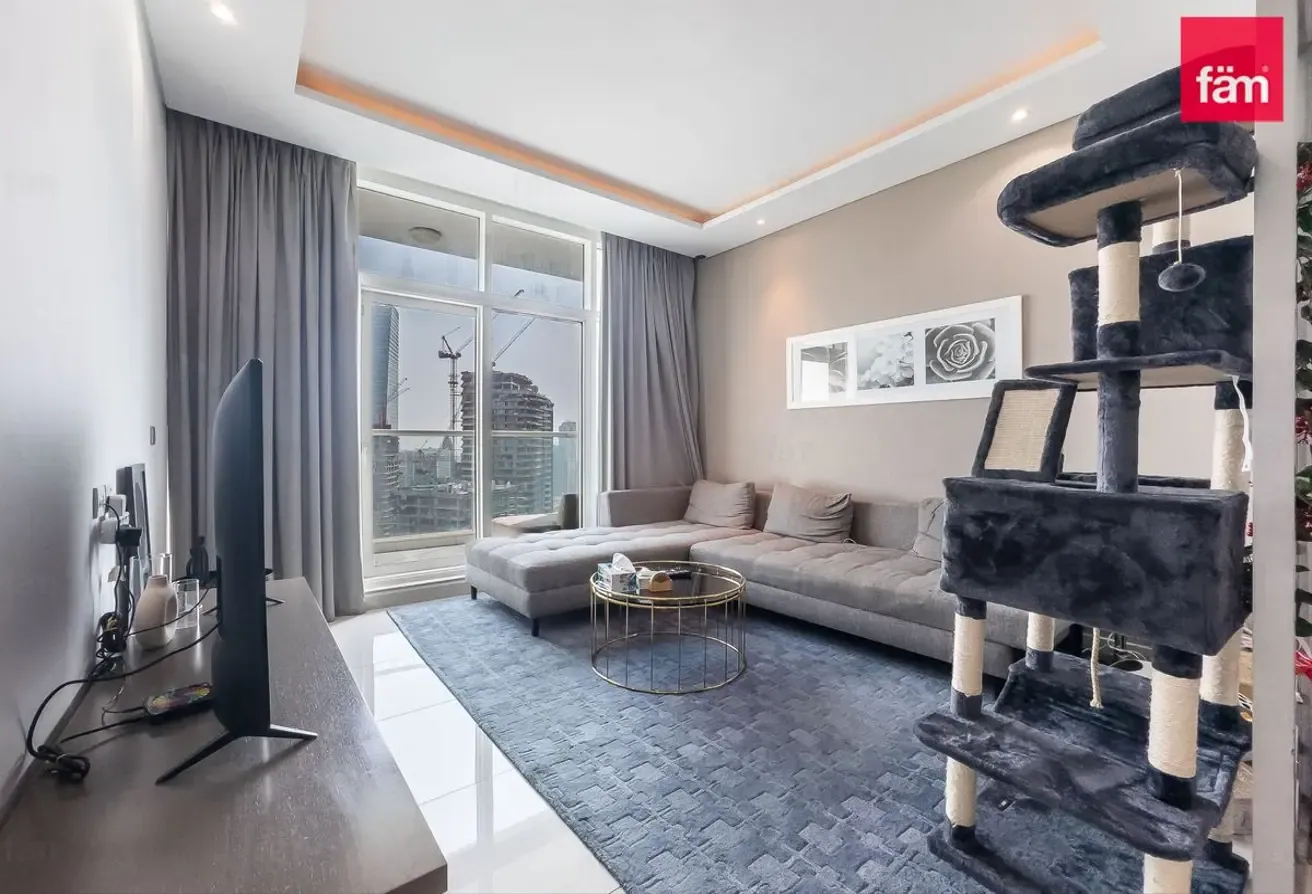 High Floor | Canal View | 2 Parkings | 3 Balconies