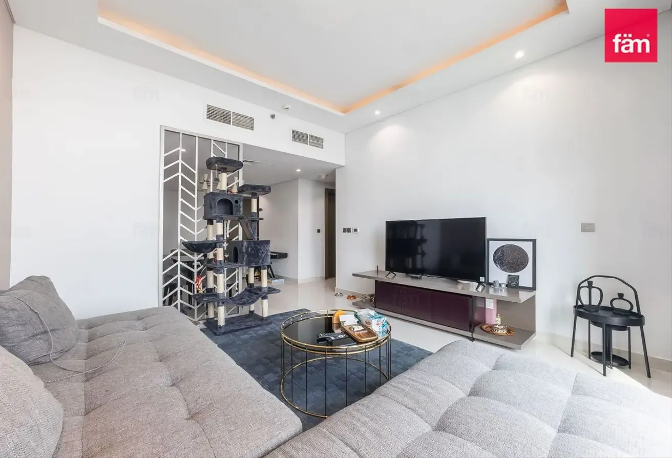 High Floor | Canal View | 2 Parkings | 3 Balconies