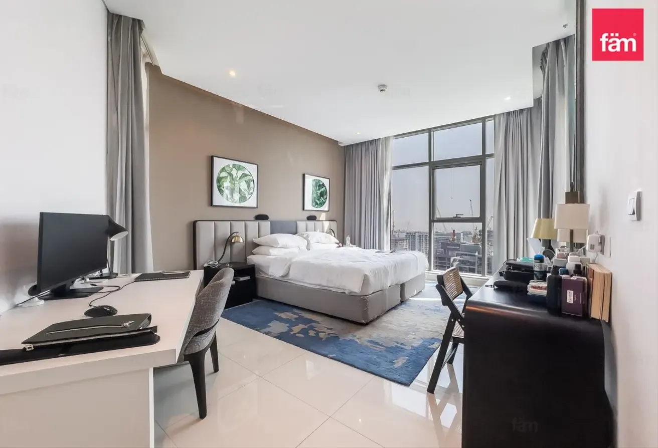 High Floor | Canal View | 2 Parkings | 3 Balconies