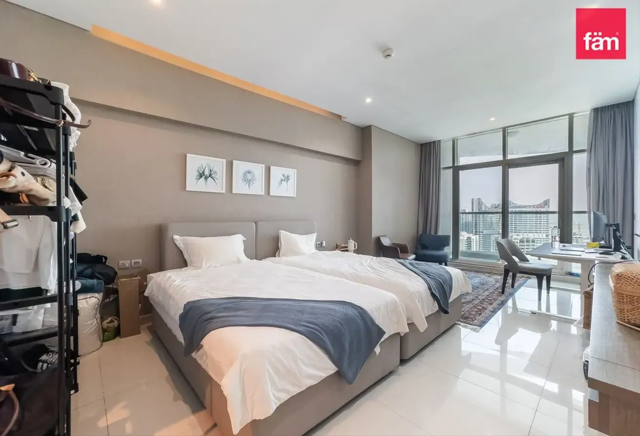 High Floor | Canal View | 2 Parkings | 3 Balconies
