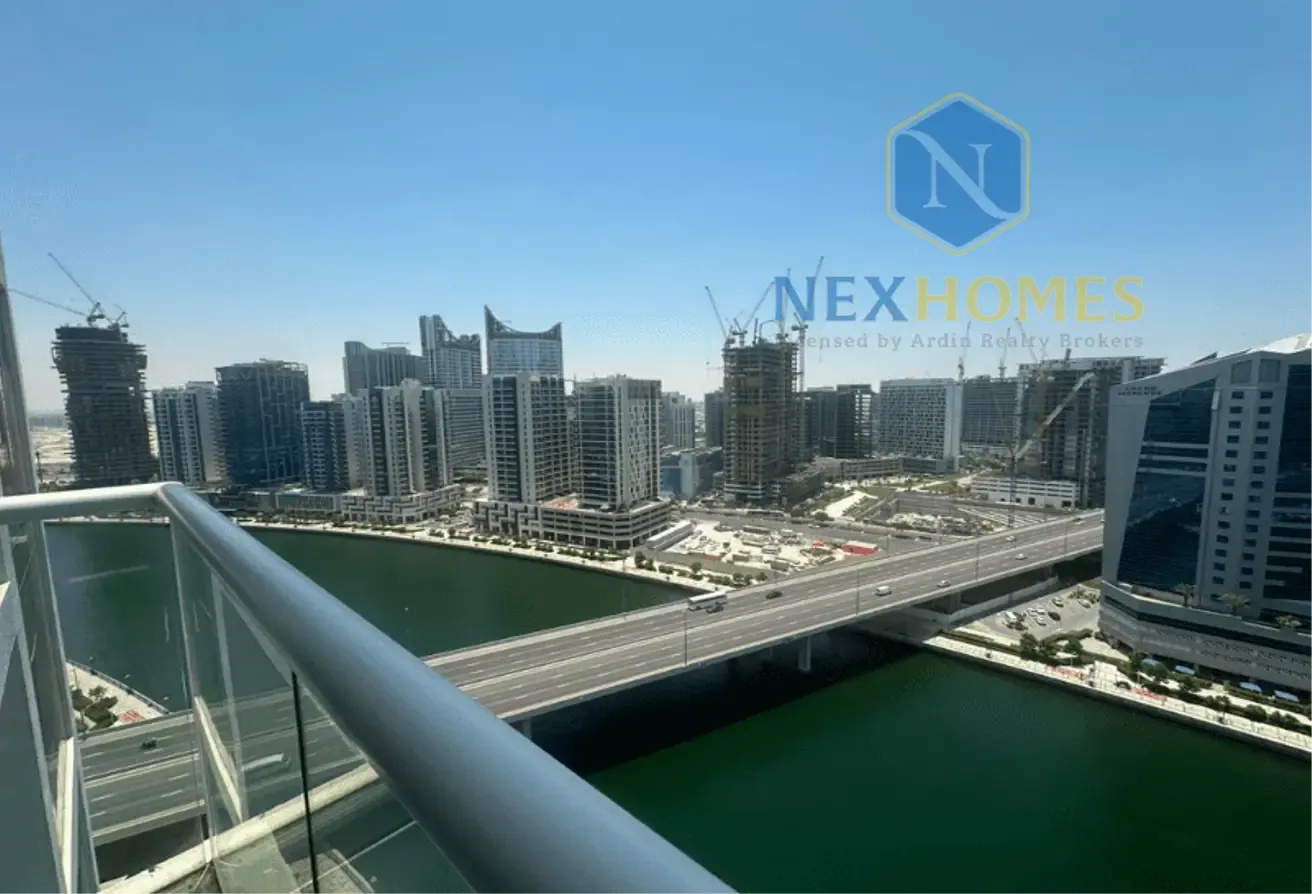 Full Canal View | High Floor | Closed Kitchen