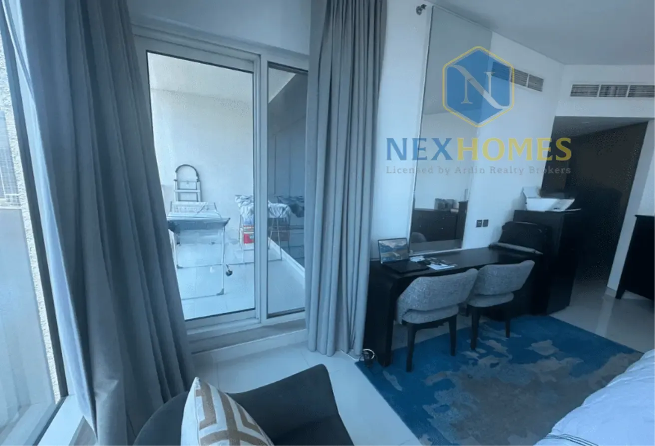 Full Canal View | High Floor | Closed Kitchen
