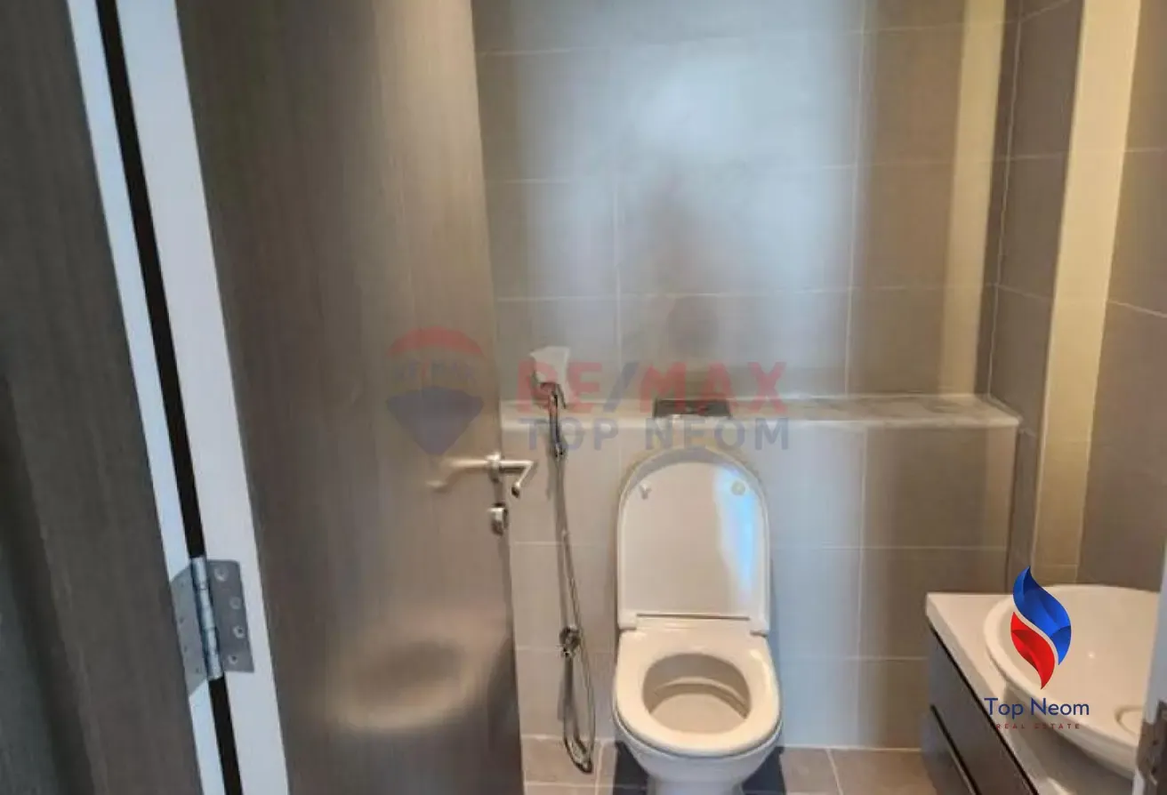 VACANT - FURNISHED - PRIME LOCATION