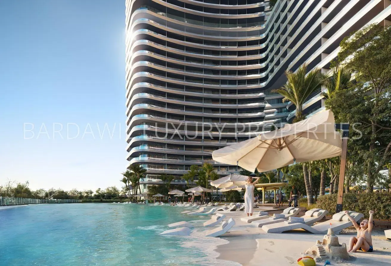 FULLY FITTED KITCHEN | POOL VIEW | HIGH FLOOR