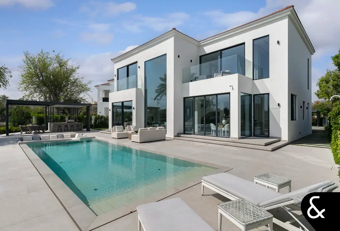 4 Bed | Huge plot | Skyline View | Upgraded