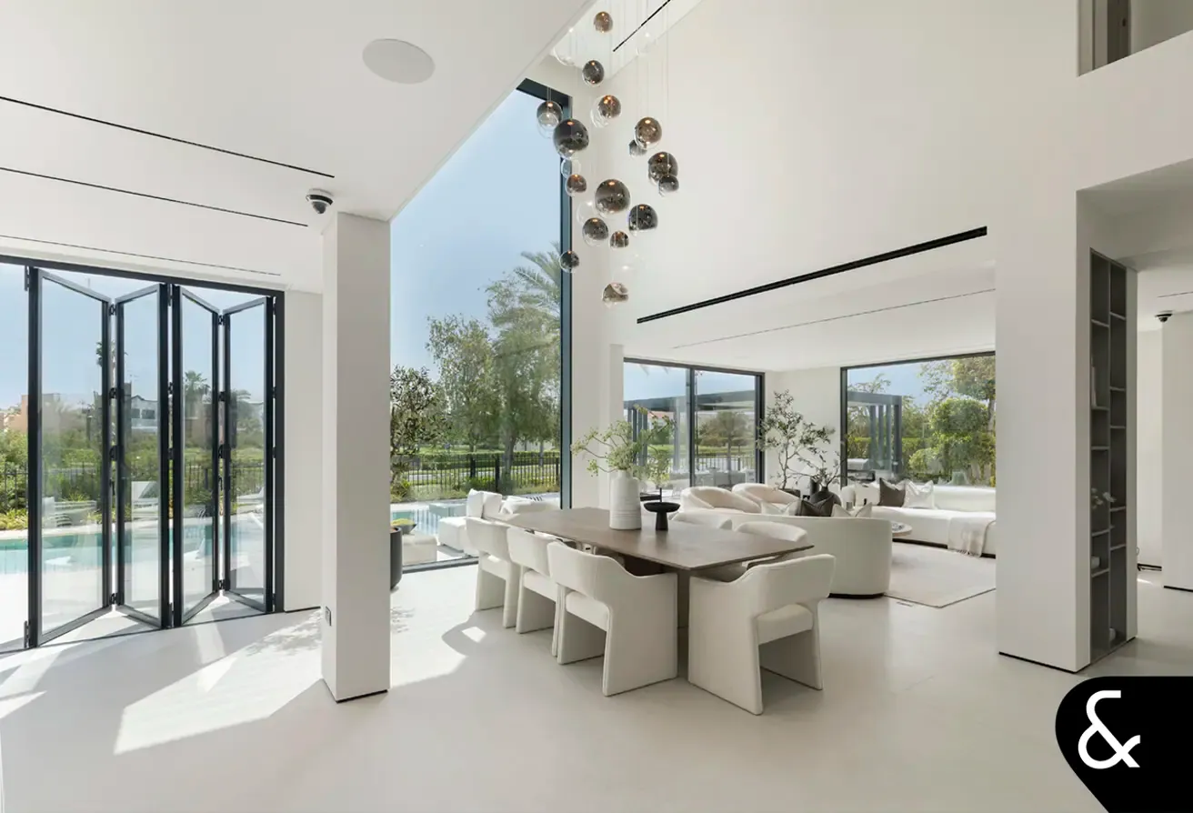 4 Bed | Huge plot | Skyline View | Upgraded