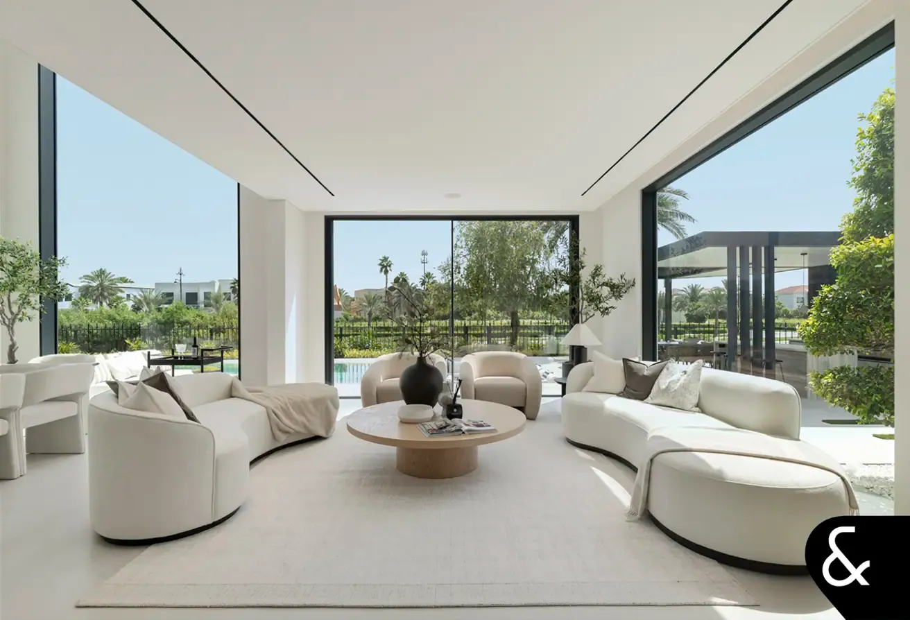 4 Bed | Huge plot | Skyline View | Upgraded