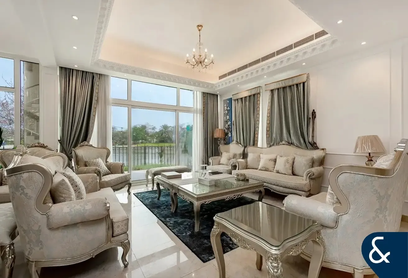 Full Lake View | Upgraded EF | 4 Beds