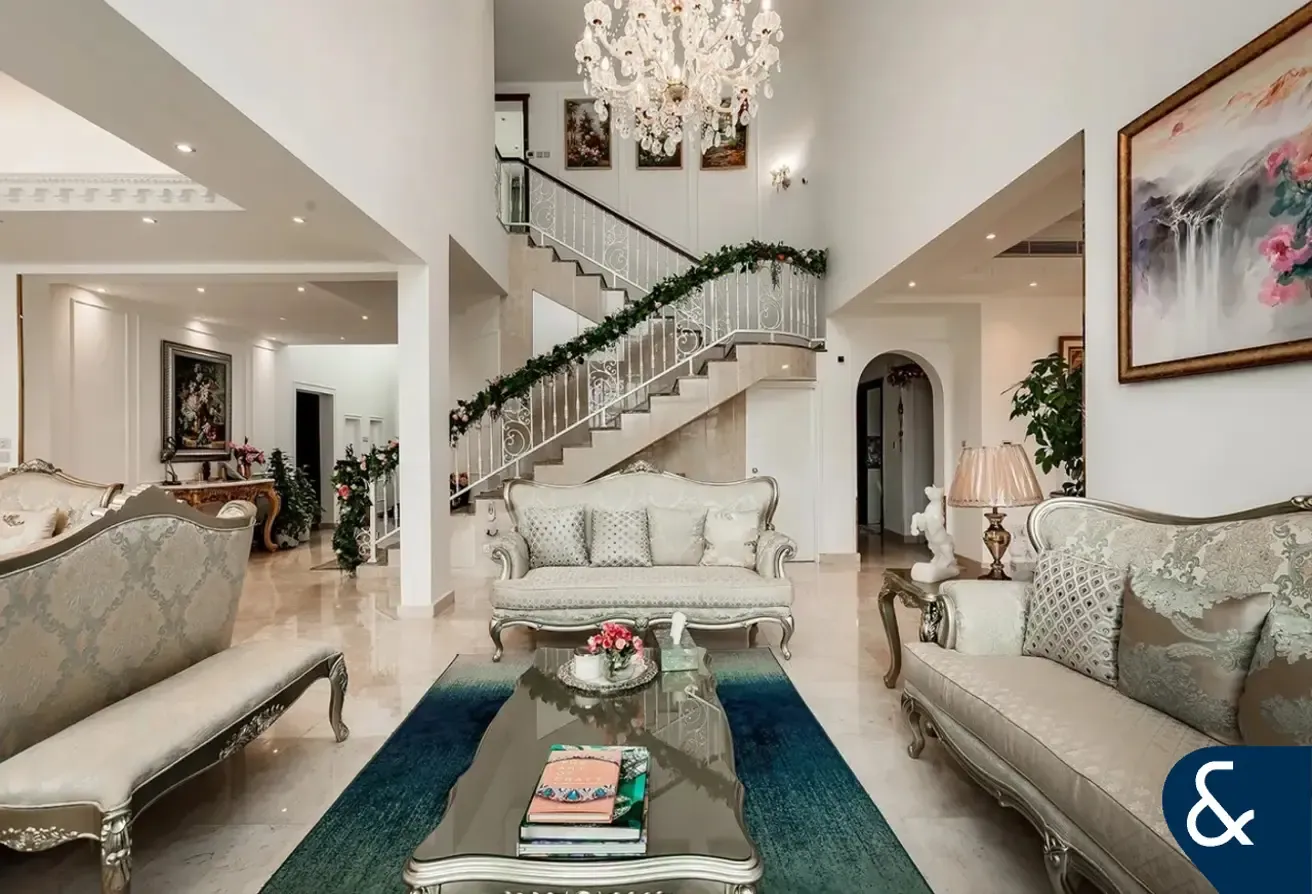 Full Lake View | Upgraded EF | 4 Beds