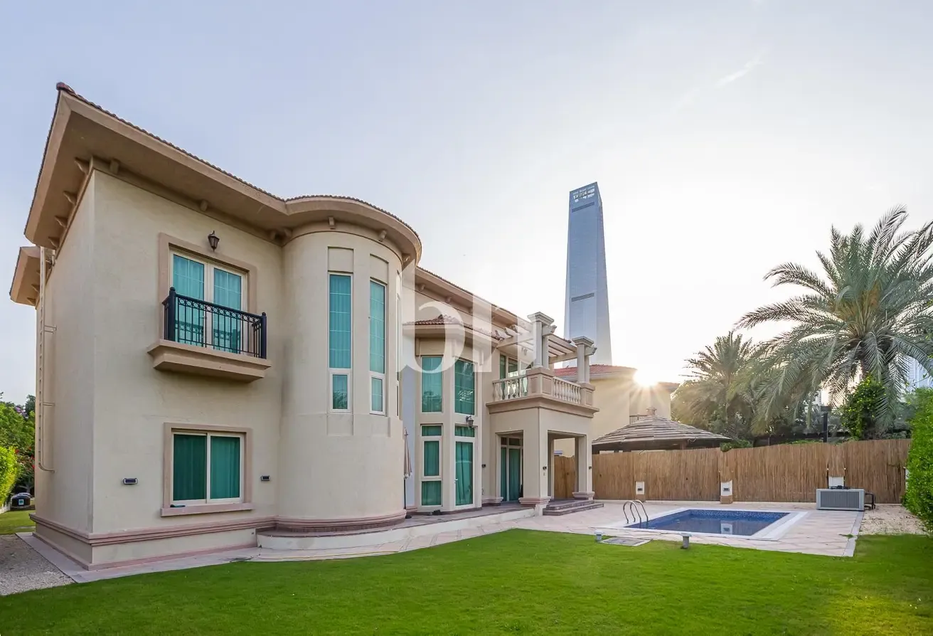 Exclusive | Vacant on transfer | Garden Hall