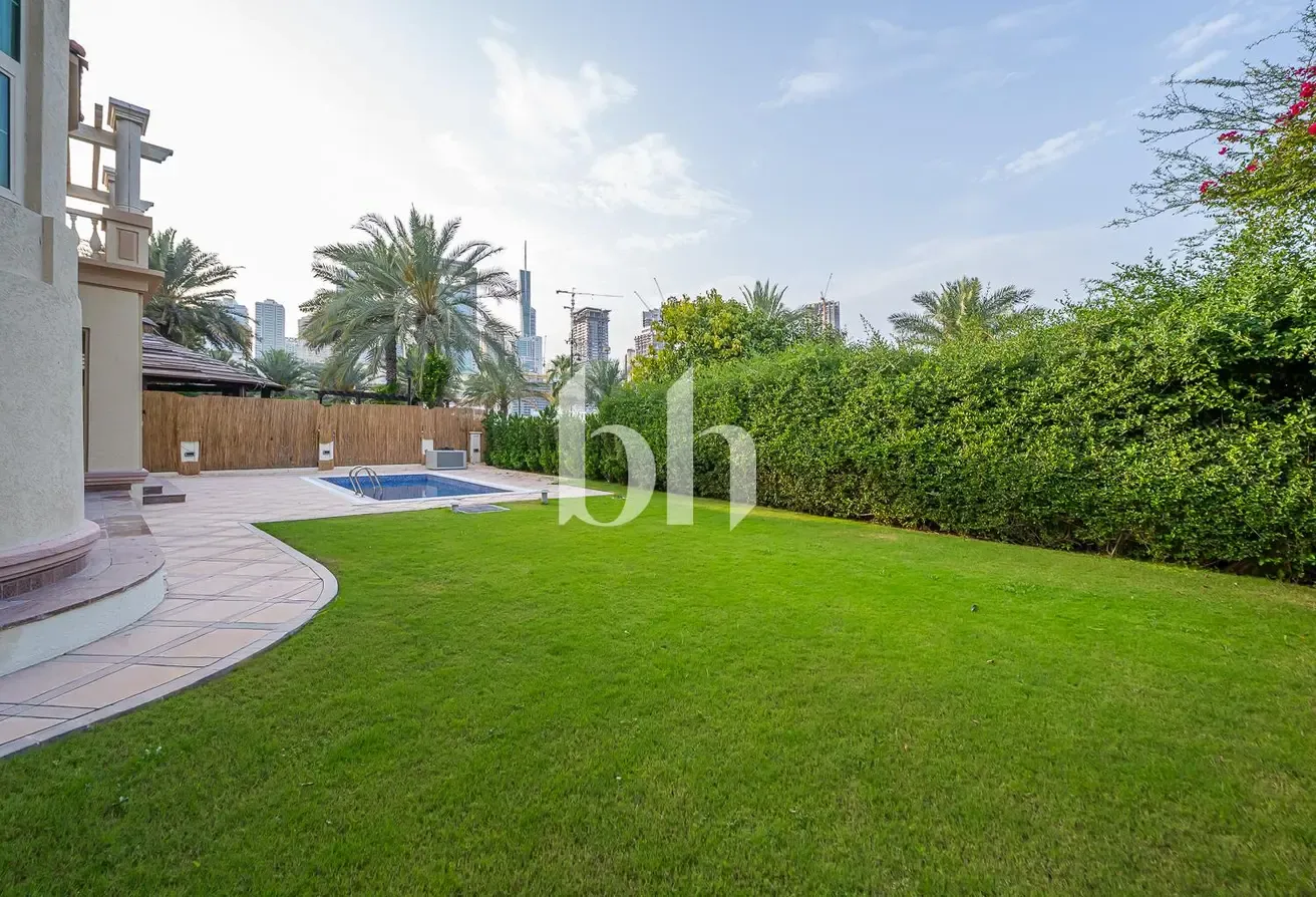 Exclusive | Vacant on transfer | Garden Hall