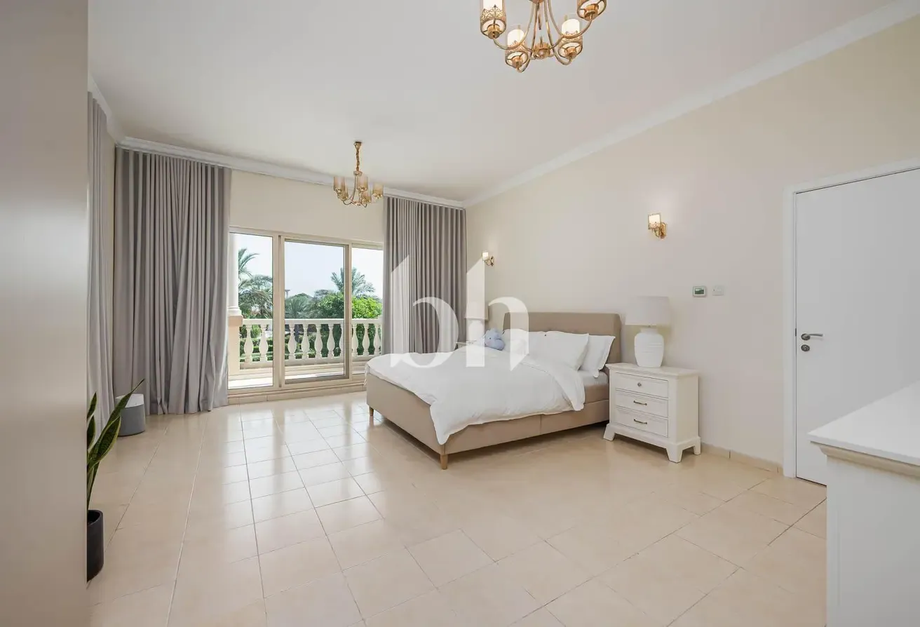 Exclusive | Vacant on transfer | Garden Hall