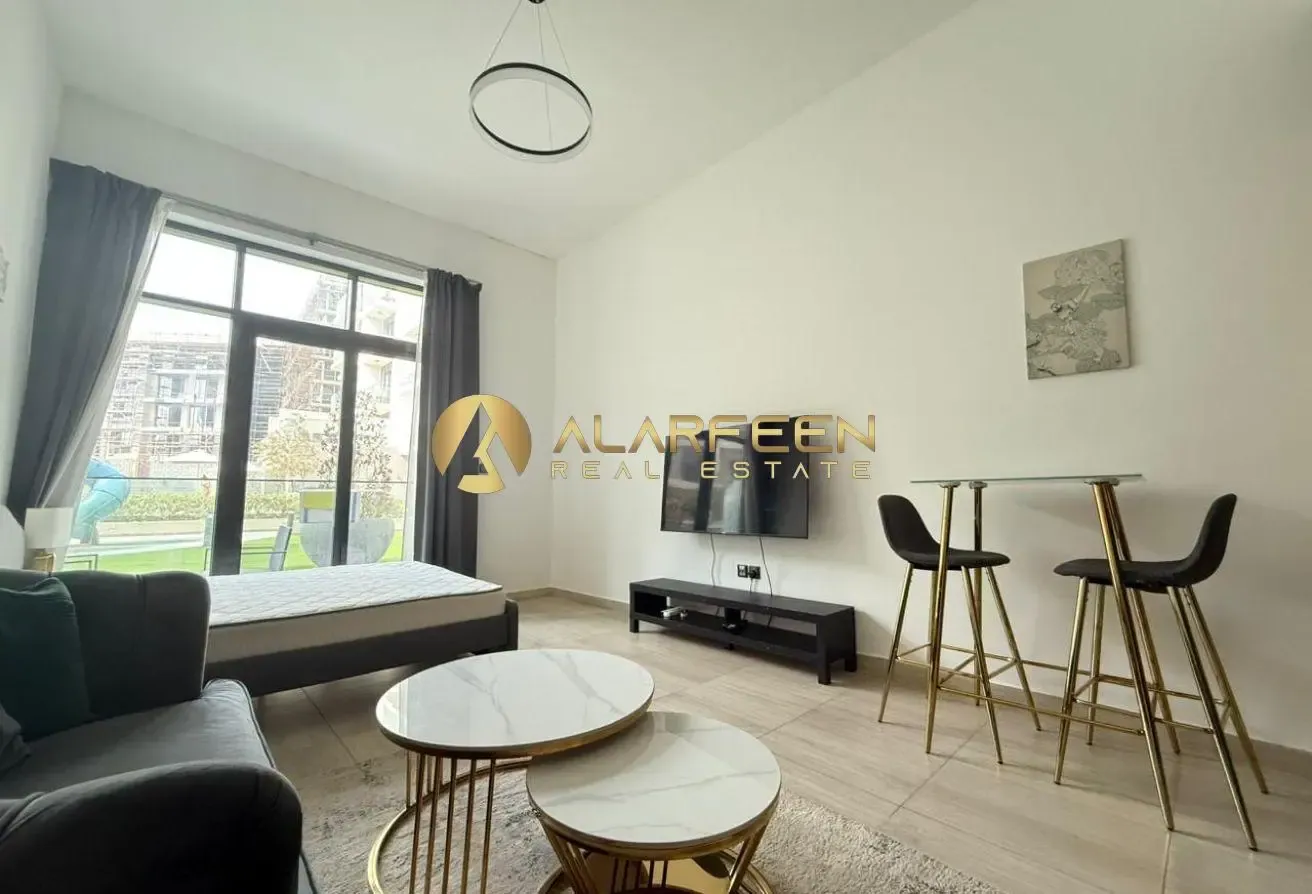Modern Studio | Pantheon Elysee II | Balcony |