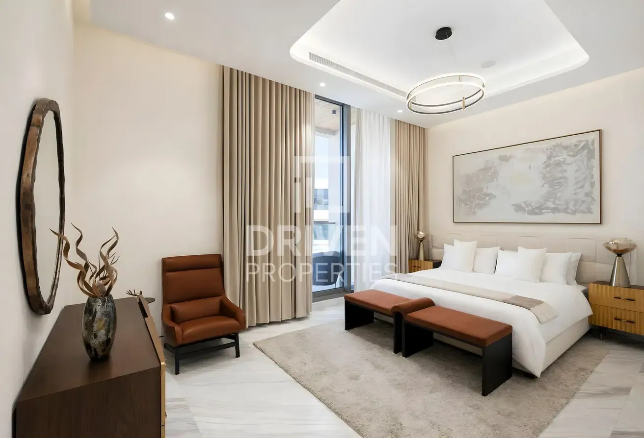 Elegant Mansion | Private Cinema | Rooftop