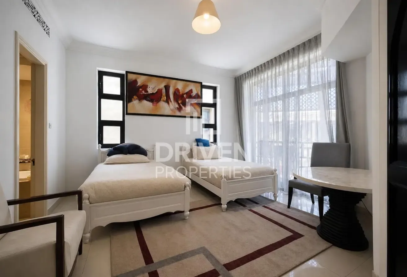 Community View | Spacious with Big terrace