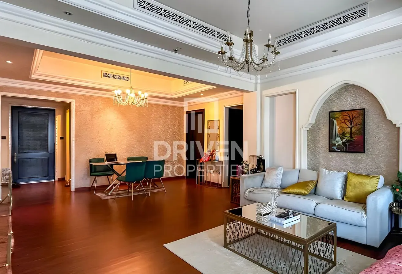 Privet Terrace | Spacious with Study Room | Vacant