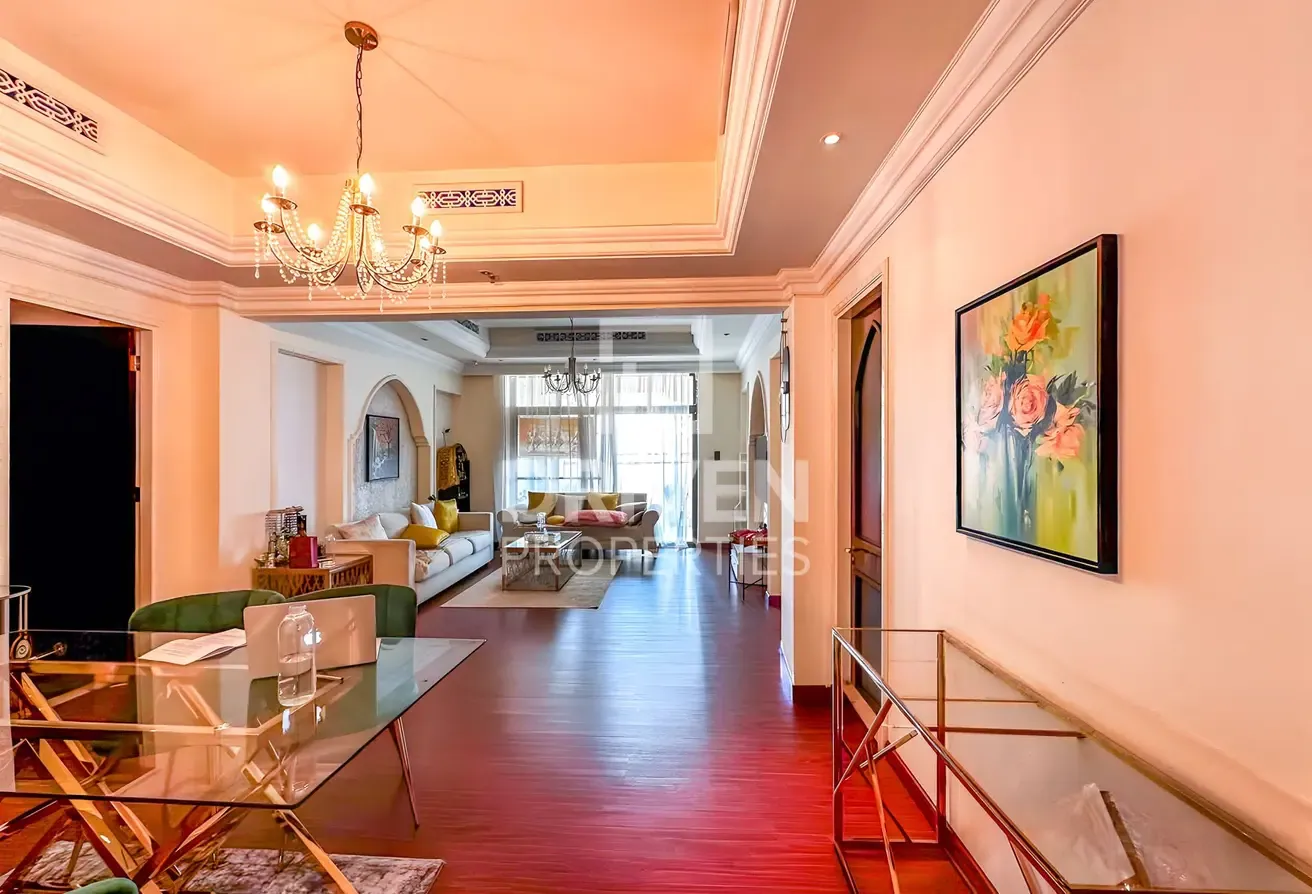 Privet Terrace | Spacious with Study Room | Vacant