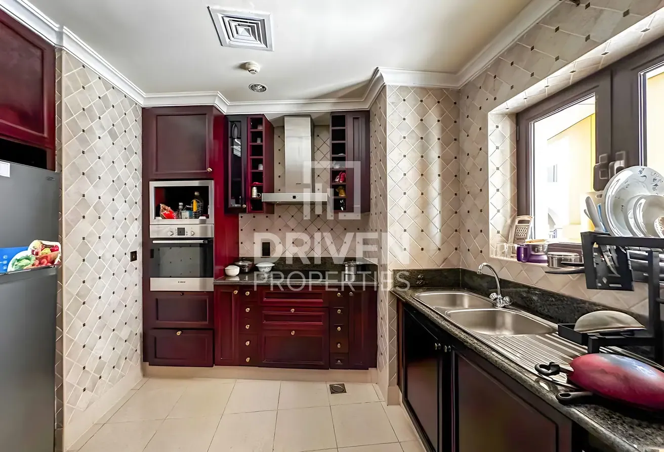 Privet Terrace | Spacious with Study Room | Vacant