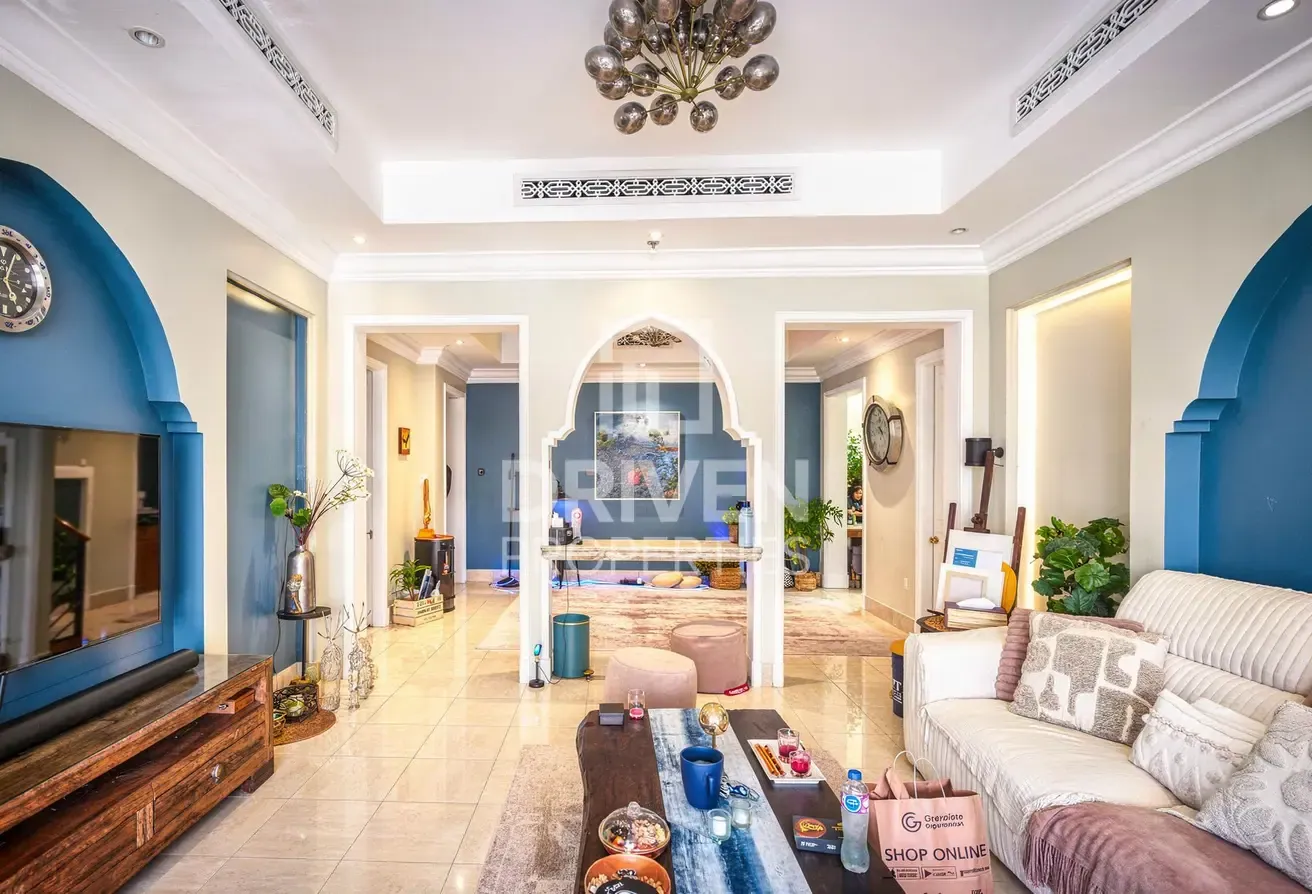 Spacious with Study Room | Burj Khalifa View