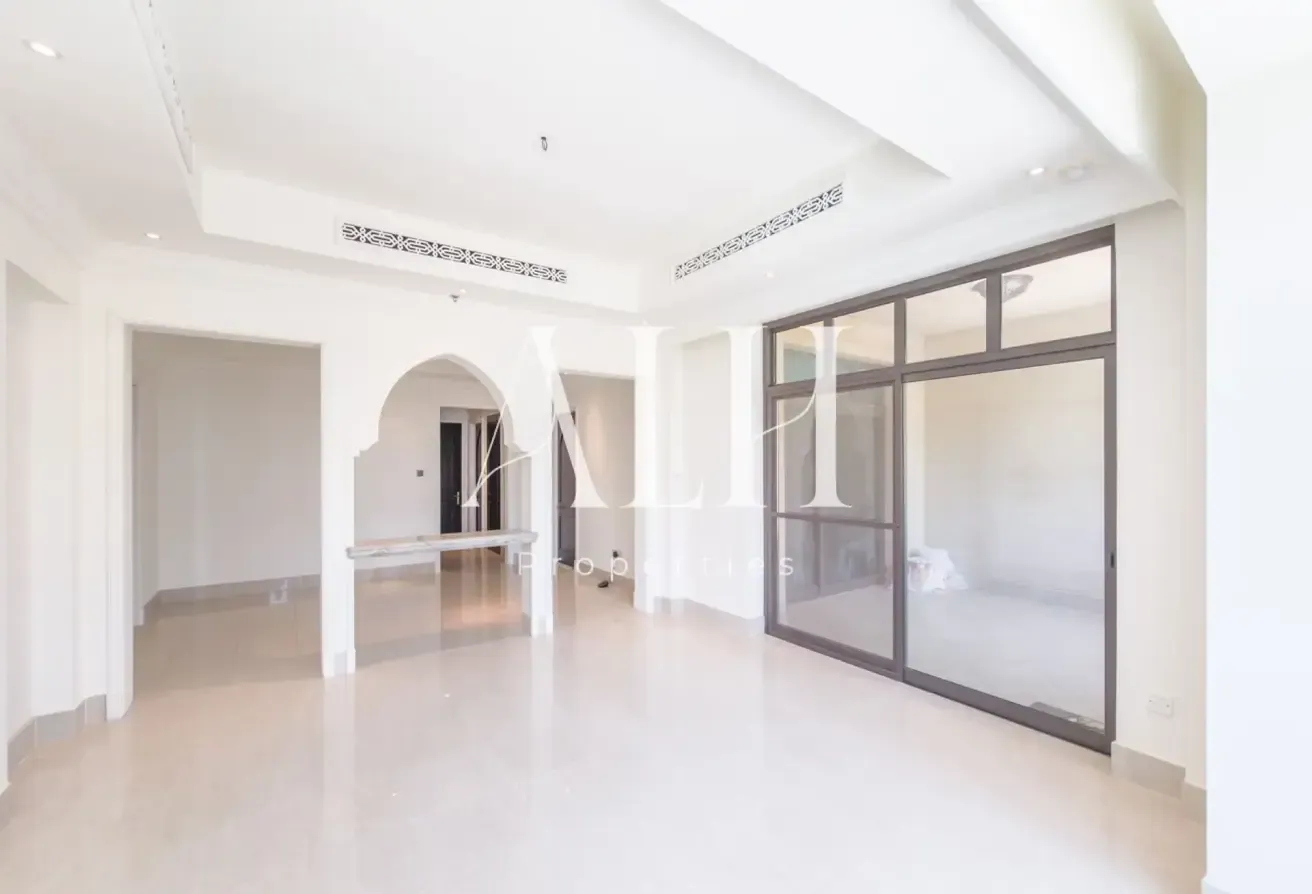 Direct Mall Access | Fountain View | Vacant