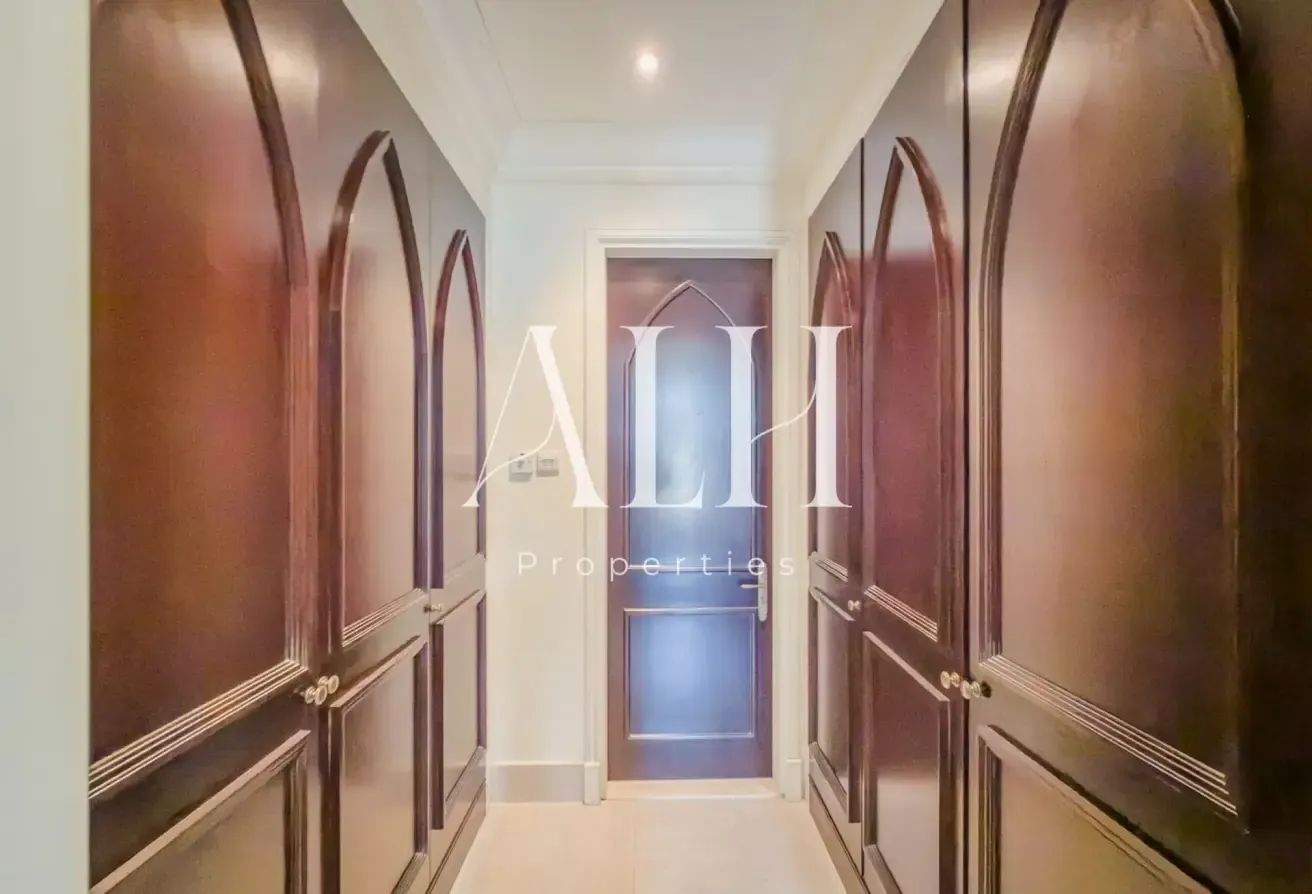 Direct Mall Access | Fountain View | Vacant