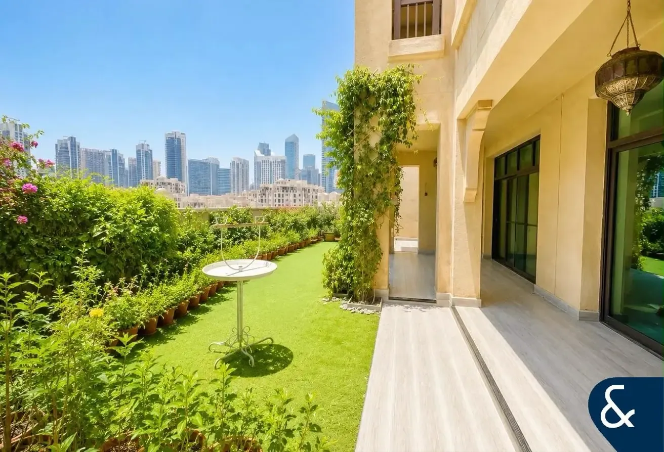 Fully Upgraded | Large Study | Outdoor Garden