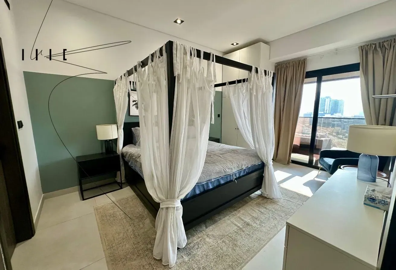 Huge Layout | Negotiable