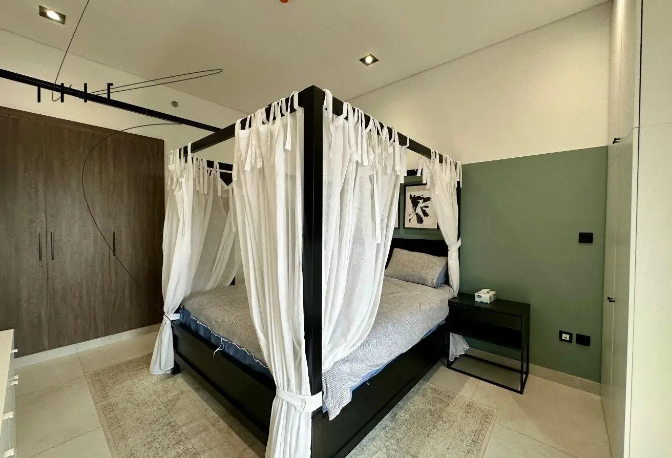 Huge Layout | Negotiable