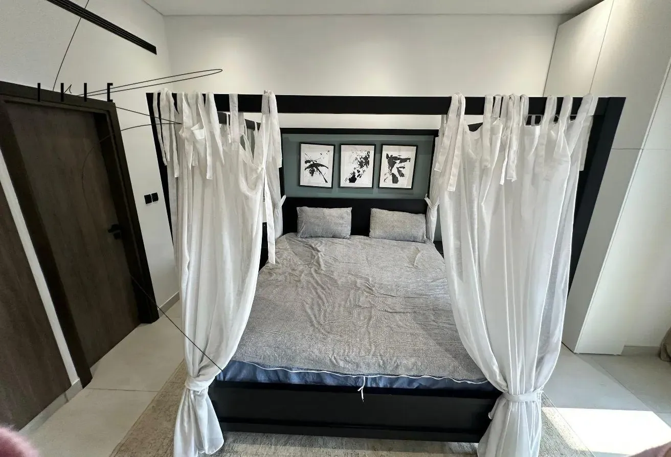 Huge Layout | Negotiable