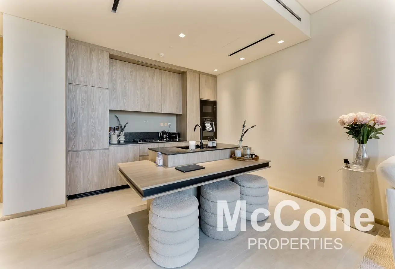Vacant on Transfer | Spacious | Luxurious